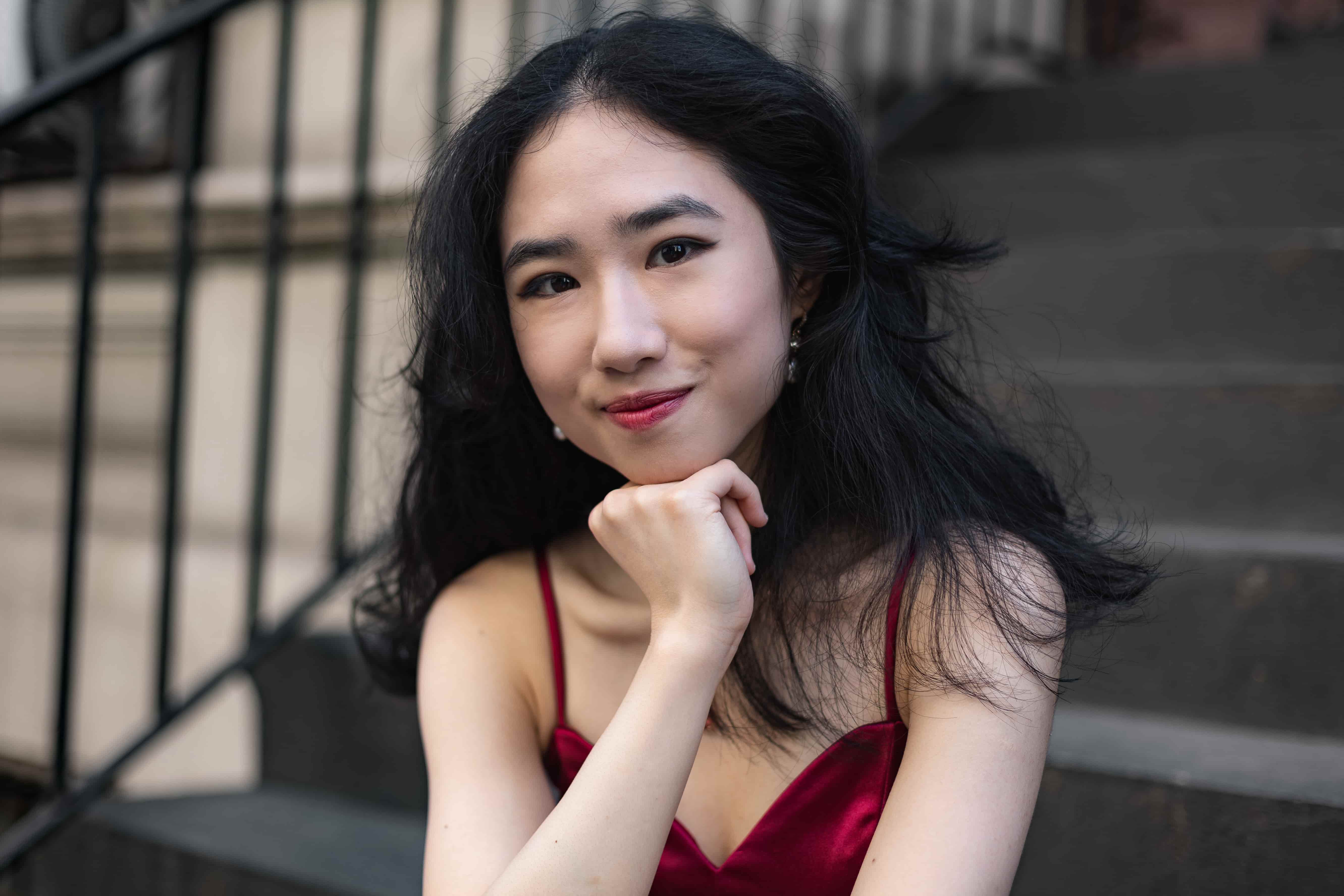 Minyi Zhang Headshot